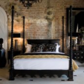 and_so_bed_venetian_four_poster_bed_1